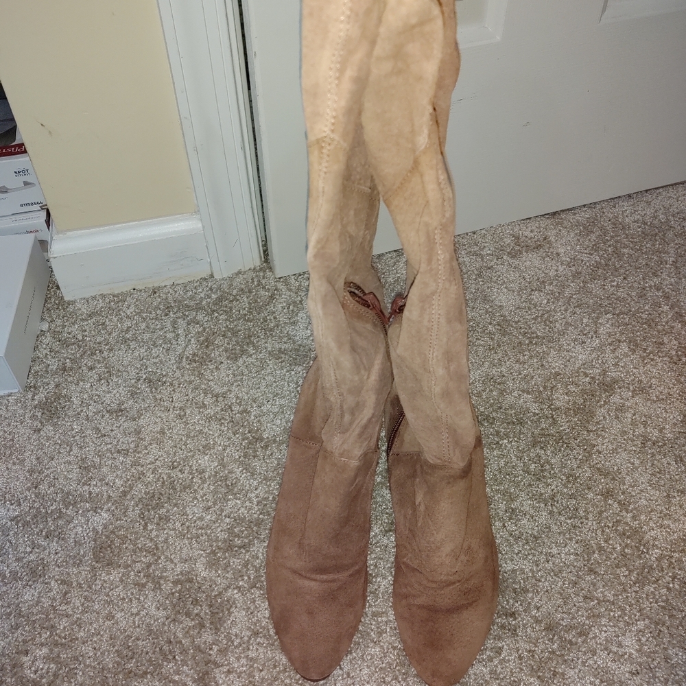 Women's heeled boots size 7